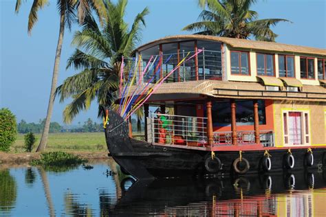 best alleppey houseboat booking